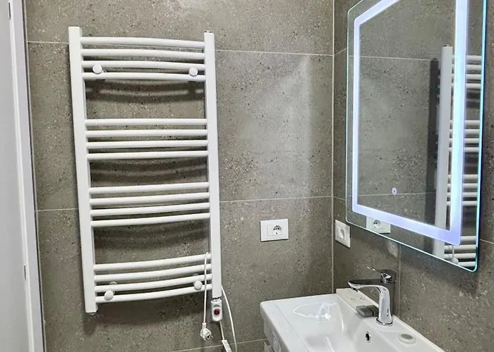 Rica 2 * Τίρανα