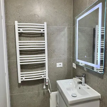 Rica 2 * Tirana